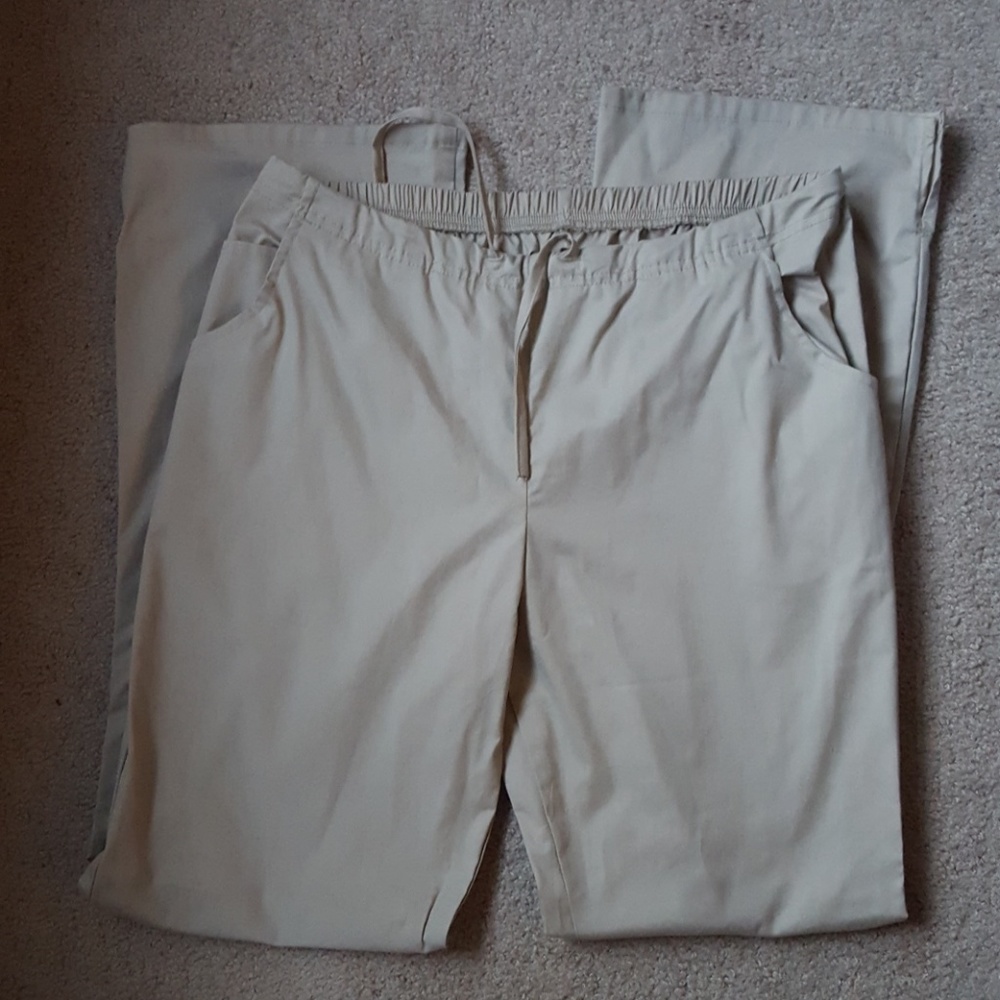 ❤ 4/$20 Tan Scrub Pants (NWOT)